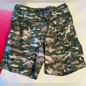 George Green & Tan Camo Swim Trunks Large